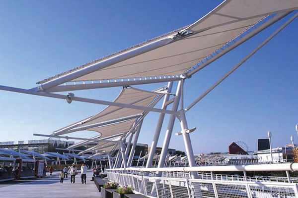 膜布批發廠家發貨前是否需要進行裁剪？